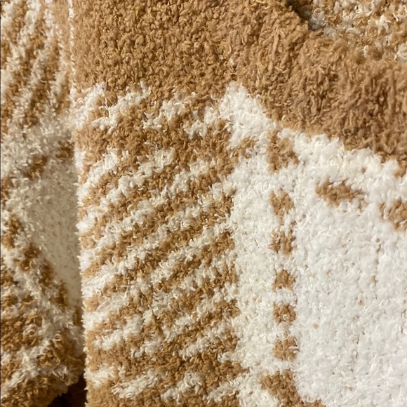 La Vie En Rose Soft Cozy Plaid Tan and White Crew Neck Sweater Stretchy Lounge - Picture 3 of 9